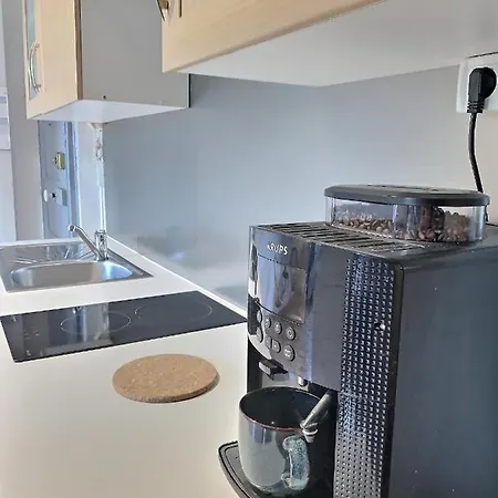 Wonderhost, Vue Magique Sur Le Chateau Dans Un Quartier Populaire Pau
