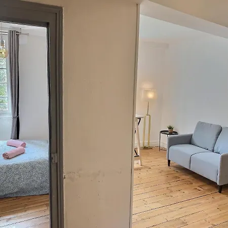 Wonderhost, Vue Magique Sur Le Chateau Dans Un Quartier Populaire Apartmán