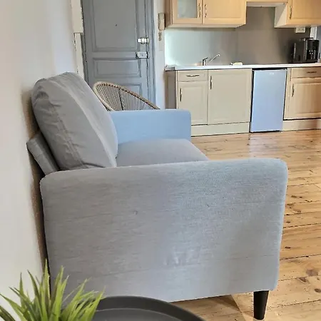 Wonderhost, Vue Magique Sur Le Chateau Dans Un Quartier Populaire Apartmán Pau
