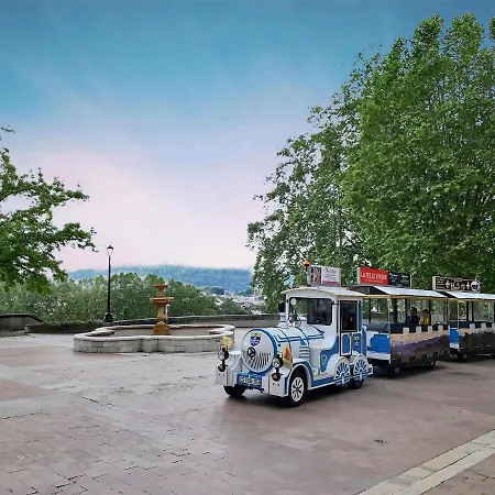 Apartmán Wonderhost, Vue Magique Sur Le Chateau Dans Un Quartier Populaire
