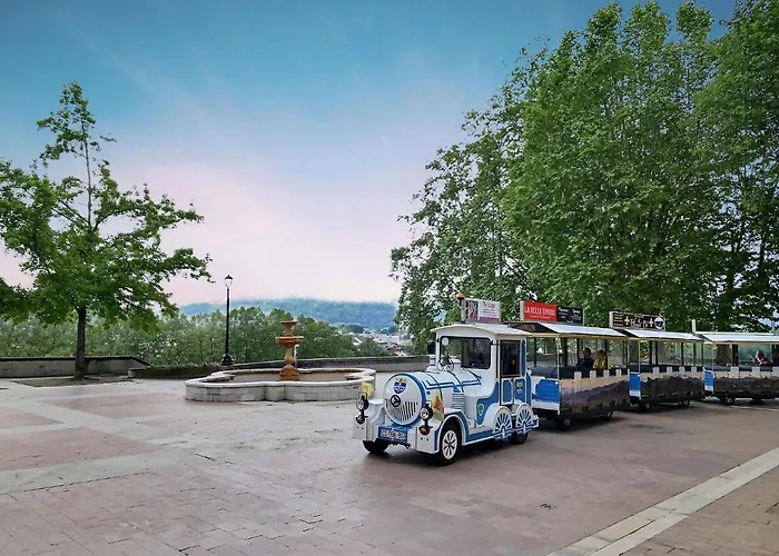 Daire Wonderhost, Vue Magique Sur Le Chateau Dans Un Quartier Populaire